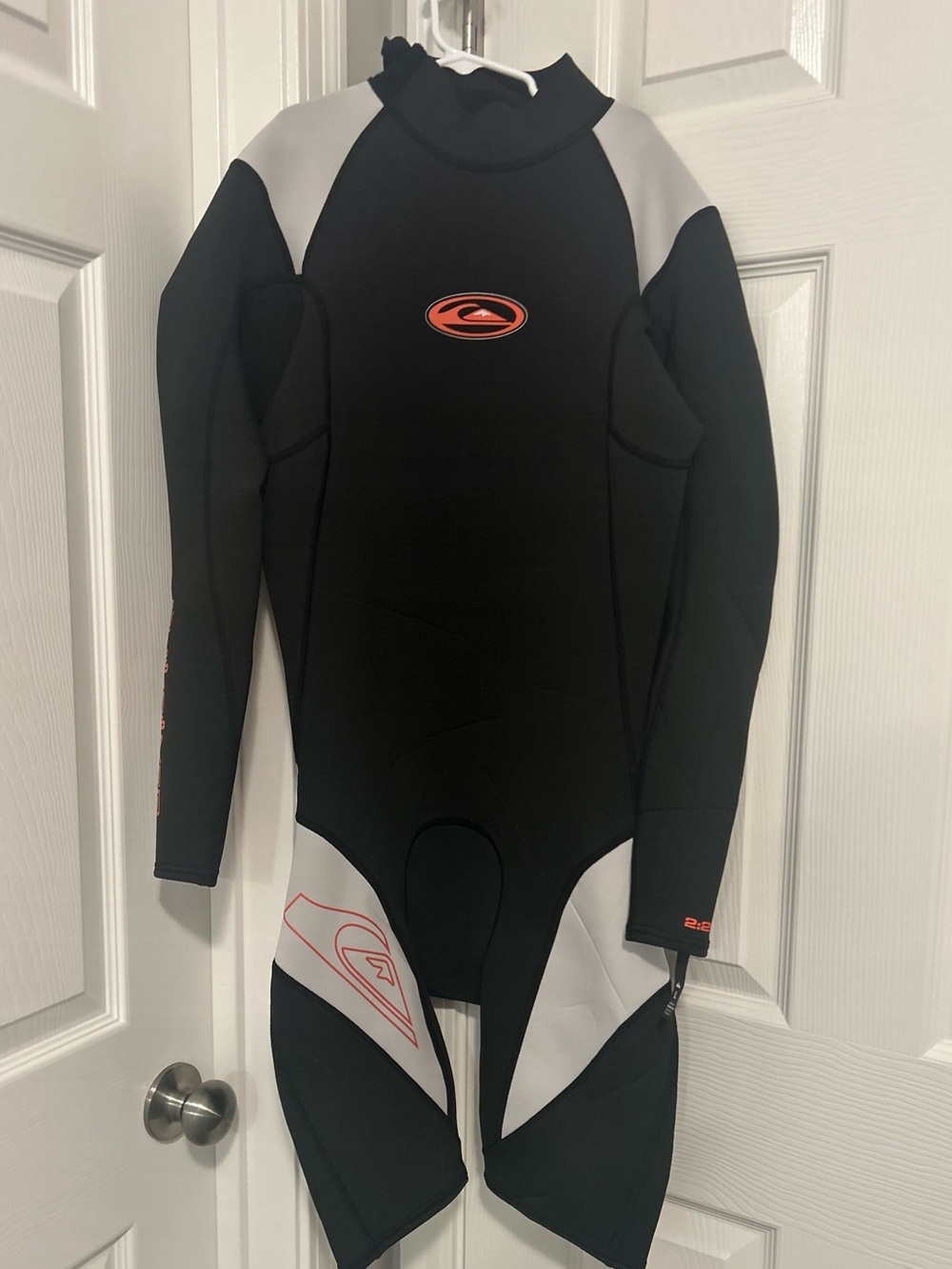 Quiksilver men’s 2/2mm capsule Saturn long sleeve spring suit